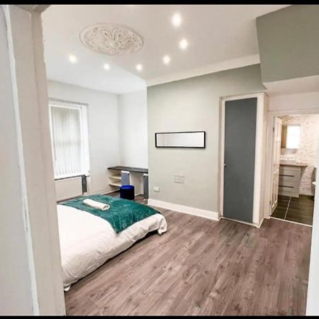 Lovely 1-Bedroom Apartment, Free Street Parking Newcastle upon Tyne Zewnętrze zdjęcie