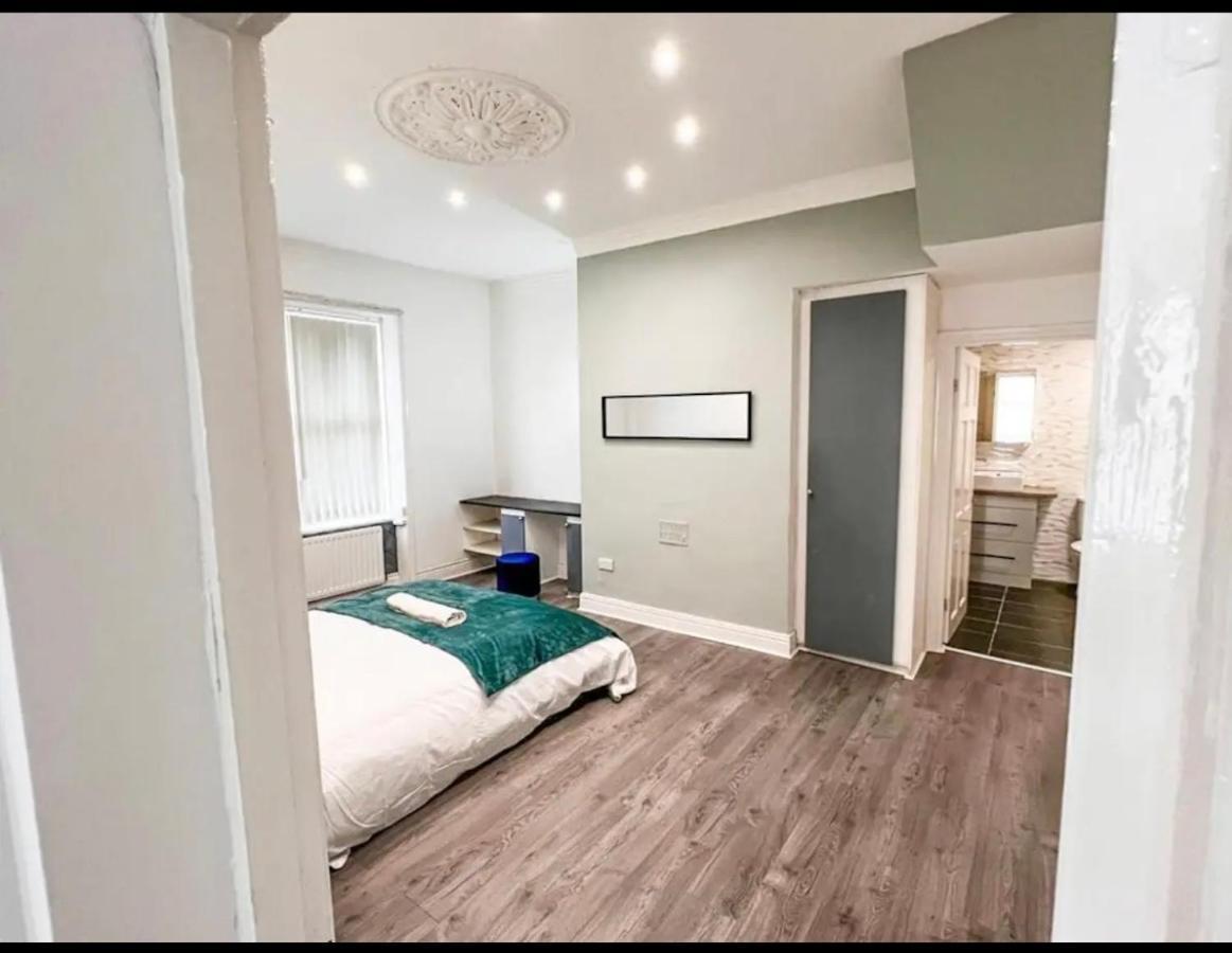 Lovely 1-Bedroom Apartment, Free Street Parking Newcastle upon Tyne Zewnętrze zdjęcie